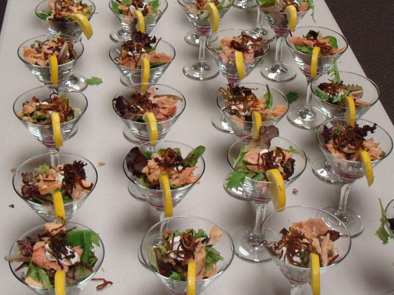 Dessert individuel garni de fruits frais